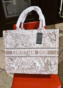 Dior Púder színű nagyméretű táska 40x34