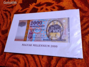 2000 -es UNC Aranyfémszálas Millenniumi 2000 forint -os bankjegy !!!!! (L0815)