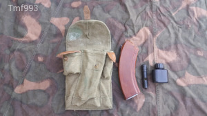 Orosz szovjet AK AK-47 AKM Kalasnyikov tártáska bakelit tár tula olajozó szelence TASZT készlet