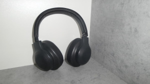 JBL E500 Bluetooth fejhallgató fekete