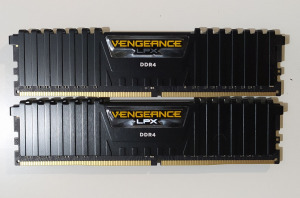 Corsair Vengeance LPX 16GB (2x8GB) DDR4 2666MHz memória