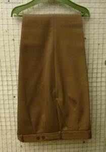 Magyar katonai egyenruha nadrágja barna színű