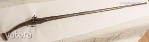 Török balkáni kovás puska (cibukliya), kovás lakatszerkezet, olasz mesterjegy 18. század (163 cm) Kép
