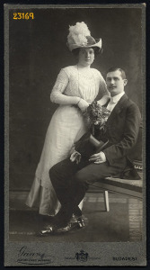 Ganz műterem, elegáns házaspár portréja, cilinder, különös kalap, Budapest, 1900-as évek, Eredeti...