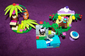 3 db állatos LEGO FRIENDS szett: Orángután banánfája, Barna medve folyója,papagály kútja