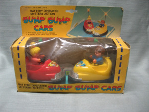 Bump Bump Cars elektromos elemes dobozában régi retró játék