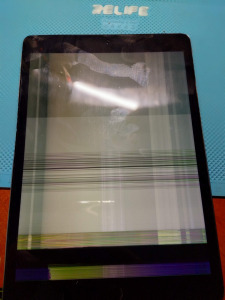 Apple iPad 10.2 9th Gen - A2604 - készülék hibás lcdvel