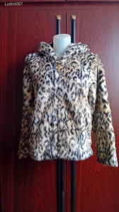 36-os/S/,női,leopárd szerű mintázatos szörmés külsejű,erős cipzáros,kapucnis Divided kabát