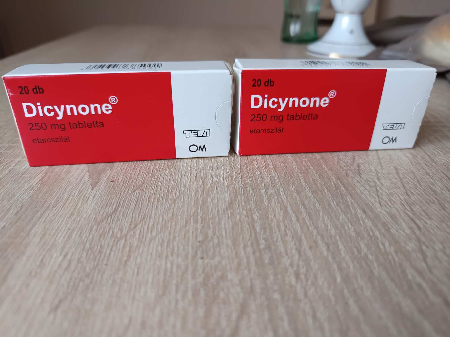 Dicynone