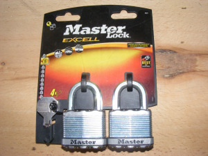 Master Lock excell acél lakat /két darabos/