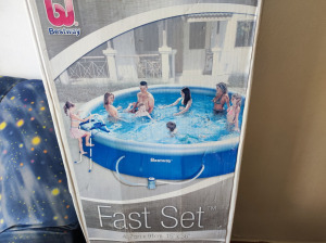Bestway 457 × 91 fast set medence komplett felszereléssel újonnan garanciával eladó