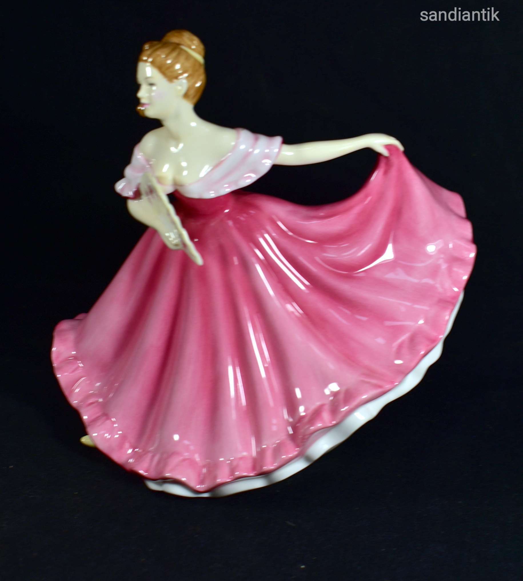 ELAINE ... LÁNY LEGYEZŐVEL ... GYŰJTŐI ROYAL DOULTON PORCELÁN SZOBOR X
