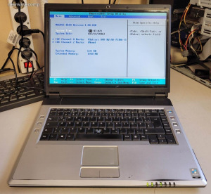 Hyrican NOT01003/Clevo M66SE laptop