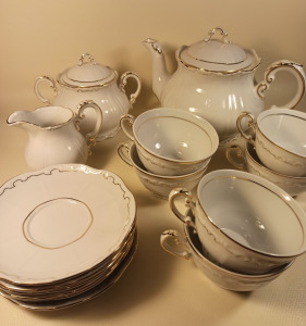 Zsolnay porcelán barokk tollazott teás készlet