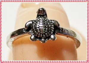 Csoda szép   metszett vésett  egyedi kis teknős béka 15,5 mm gyűrű