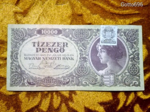 1945 -ös 10.000 pengő  hibás bélyeges  ropogós bankó Ritkább !!!!! (L0181)