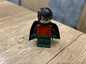 LEGO DC SUPER HEROES ROBIN MINIFIGURA