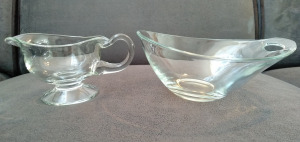 Ajka kristály tejszínkiöntő vagy szószos, h: 17,5 cm + modern üvegtál