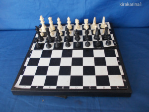 Régi retro műanyag mágneses sakk