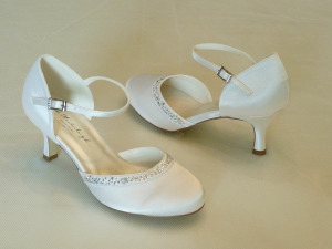 Menyasszonyi cipő