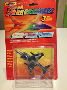 Matchbox  -  Super Color Changers ~ Skybusters SB-27 Harrier