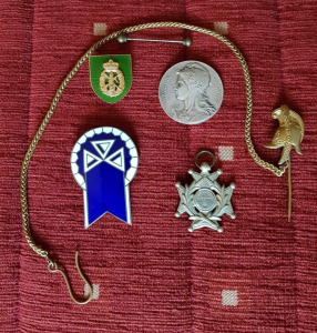 Francia katonai kitüntetések, jelképek, érmék